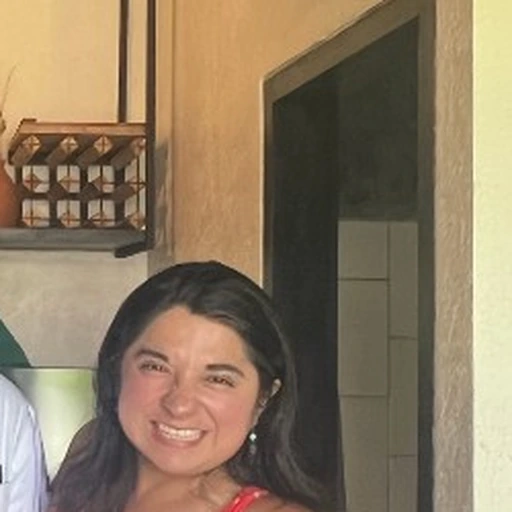 Portrait of Nicole Moreno-Deinzer